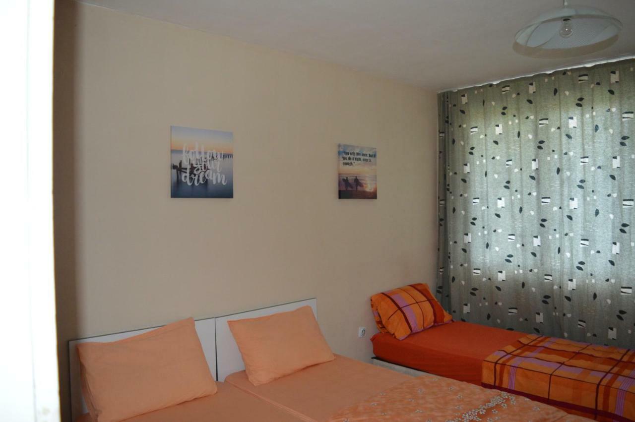 Happy Vacation 2 Apartment Varna Exterior photo